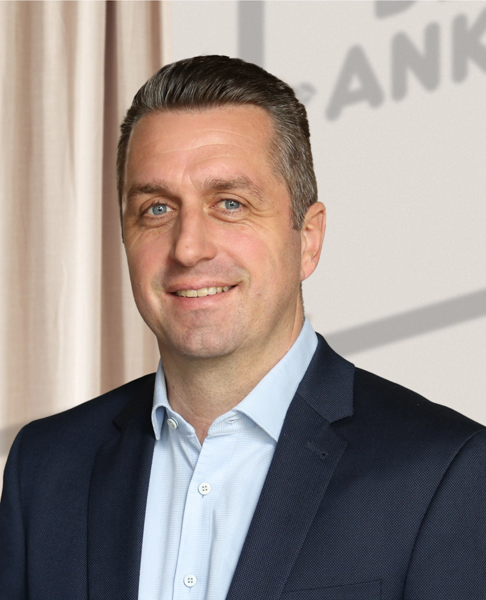 Management Team: Johannes Ruisz