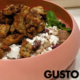 Sommerlicher Brotsalat mit Bohnen